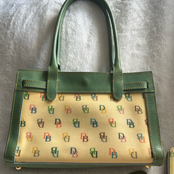 EUC Dooney & Bourke mint green tassel bag with matching wallet & dust bag ππ - Picture 4 of 13